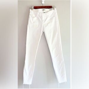 Judy Blue Skinny Fit Raw Hem  Ankle Crop White Jeans Mid Rise Women’s Size 3/26